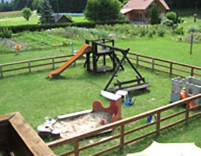 Schmautz Ferienwohnungen & Zimmer Miklauzhof Bagian luar foto