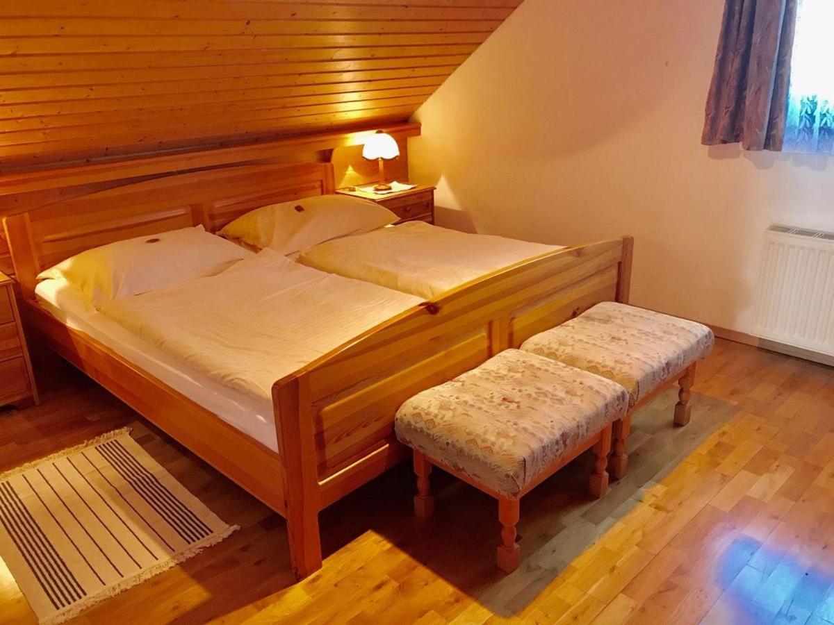 Schmautz Ferienwohnungen & Zimmer Miklauzhof Bagian luar foto