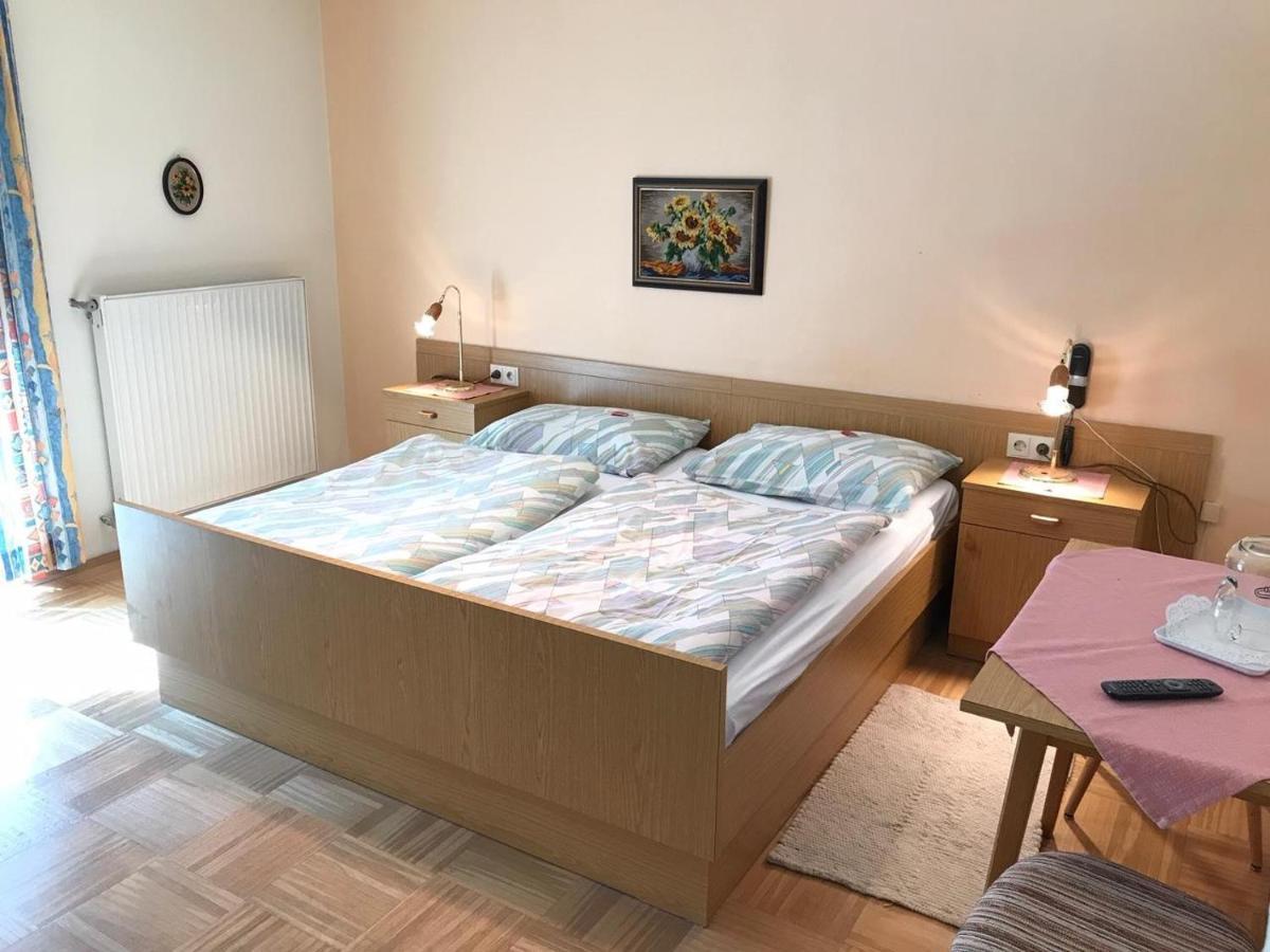 Schmautz Ferienwohnungen & Zimmer Miklauzhof Bagian luar foto