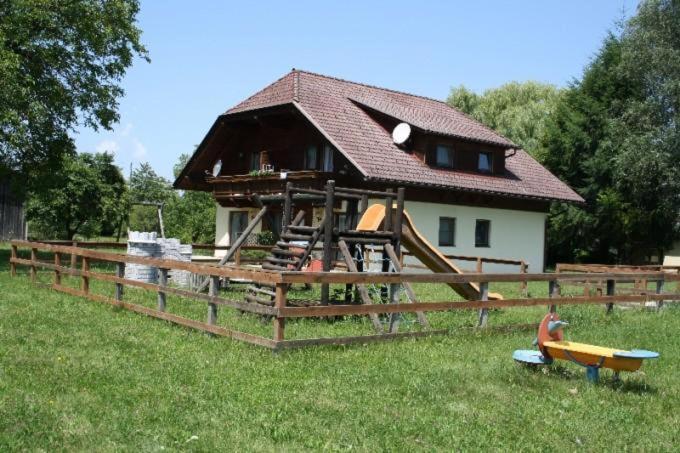 Schmautz Ferienwohnungen & Zimmer Miklauzhof Bagian luar foto